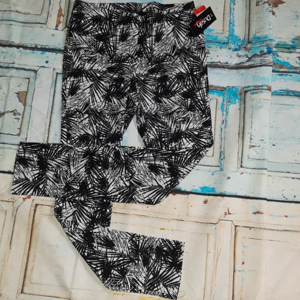 NWT DUSAK DESIGN PANTS